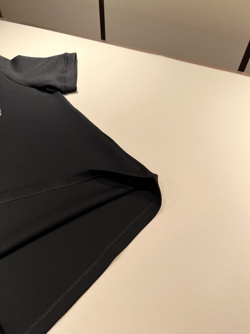 l0vis Vvtt0n t-shirt